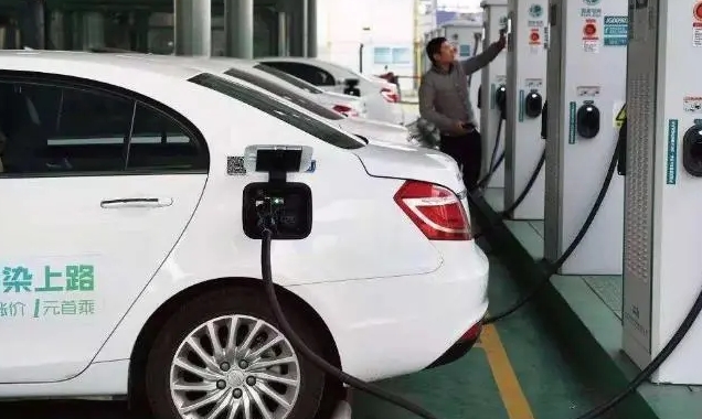 2022年全球電動(dòng)汽車市場(chǎng)份額首次增至10%
