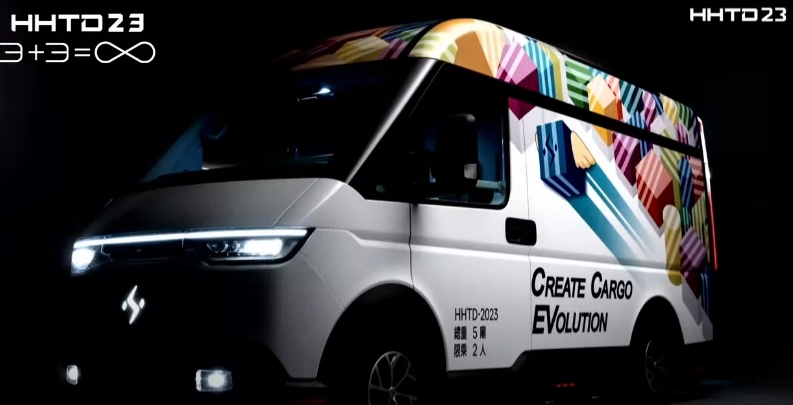富士康推出量產版ModelB電動汽車和商務車ModelN