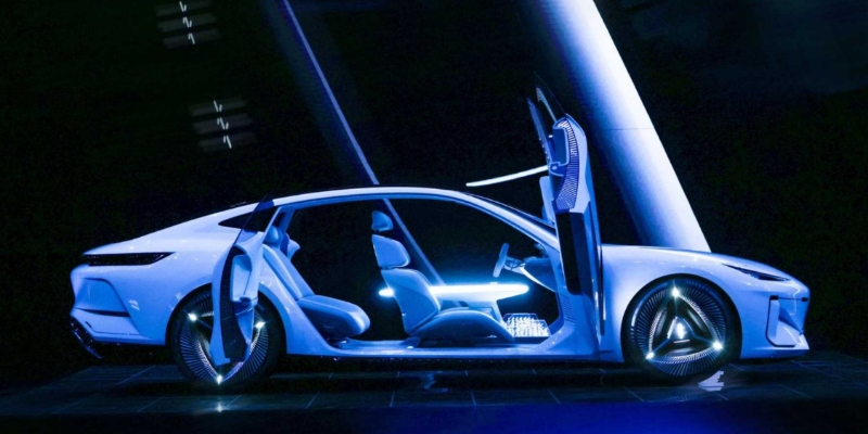 吉利推出Galaxy車型系列,包括輕型電動轎車概念