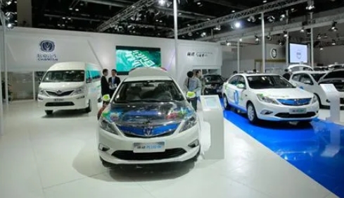 會展激發消費活力新能源車表現搶眼“雙節”加持，汽車市場“火力”旺