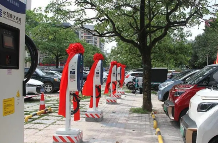 廣西電網(wǎng)成立首個(gè)電動(dòng)汽車一站式服務(wù)體驗(yàn)站