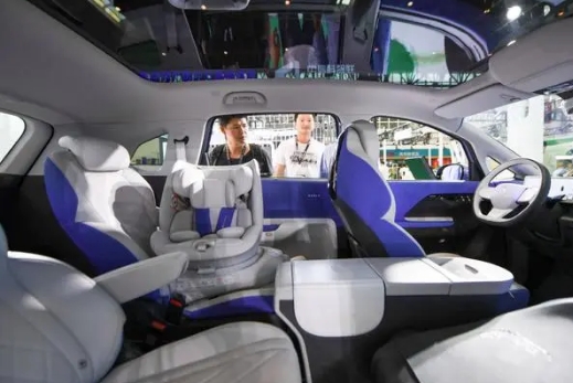 新能源汽車產業“加速跑”激發發展新動能