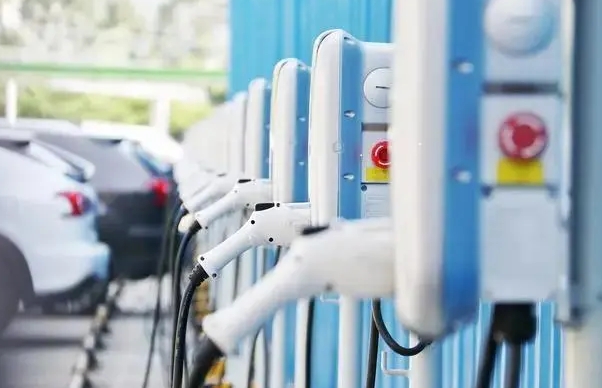 廈門推廣純電動汽車，今后充電更方便！