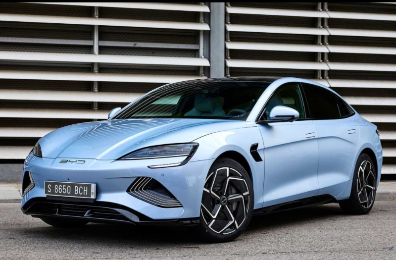 英國(guó)：比亞迪Seal能與特斯拉Model3匹敵嗎？這篇完全充電的評(píng)論試圖找出答案