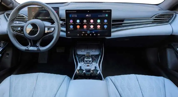 英國：比亞迪Seal能與特斯拉Model3匹敵嗎？這篇完全充電的評論試圖找出答案