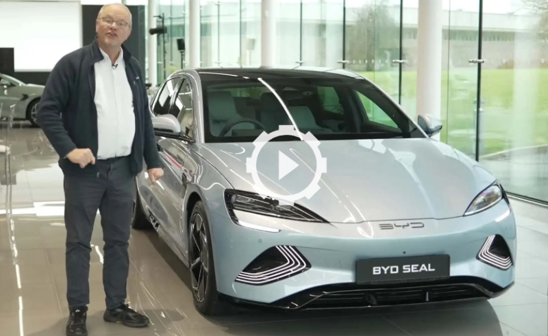 英國：比亞迪Seal能與特斯拉Model3匹敵嗎？這篇完全充電的評論試圖找出答案