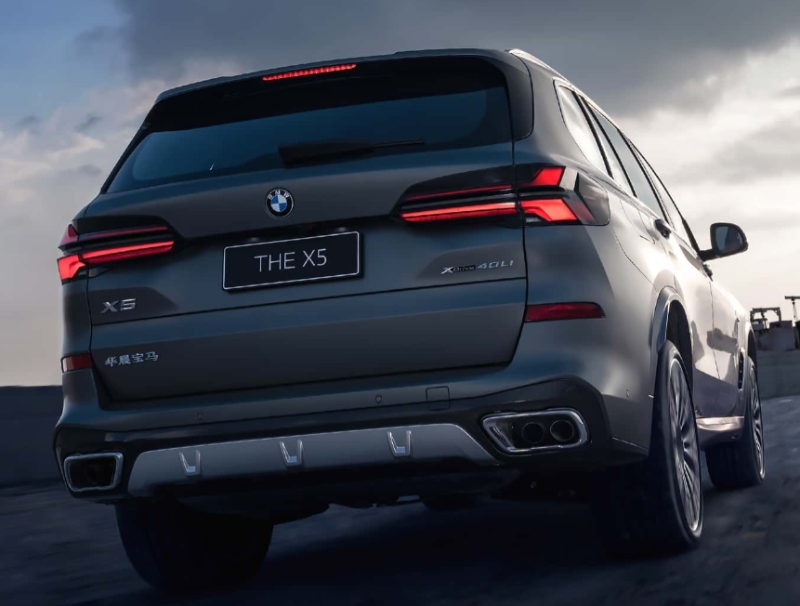 面向中國的改款BMWX5Li腿部空間增加13厘米