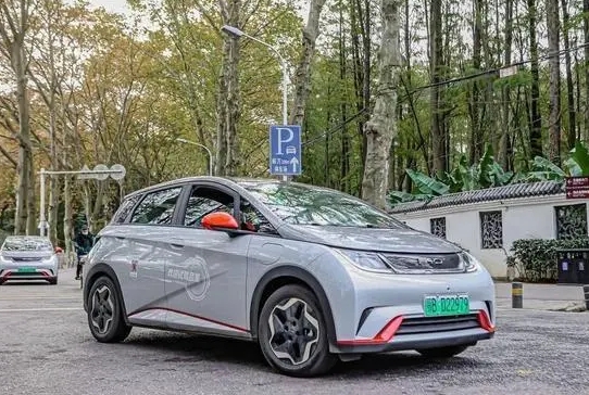 美國2023年純電動汽車累計銷量破100萬輛,同比增50.7%