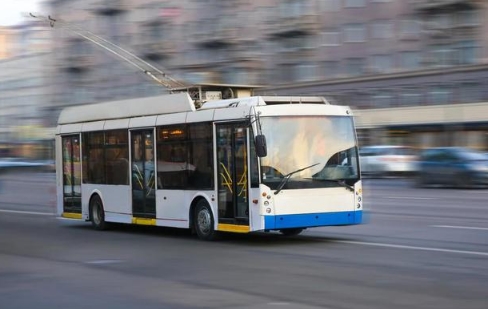 8000億市場規模！中國公共汽車實施全面電動化，1對1充電樁