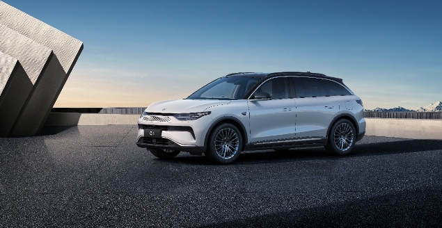 2025年增程式電動汽車銷量有望突破50萬輛零跑雙動力布局搶灘藍海市場