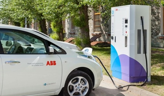 國際能源署副署長：中國在開發(fā)和部署電動汽車充電基礎(chǔ)設(shè)施方面處于領(lǐng)先地位