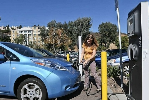 拜登政府預備嚴格限制汽車排放，分析稱將提高美電動汽車占有率