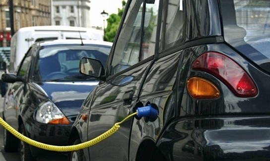 美國制定汽車排放新標準，大力普及電動汽車