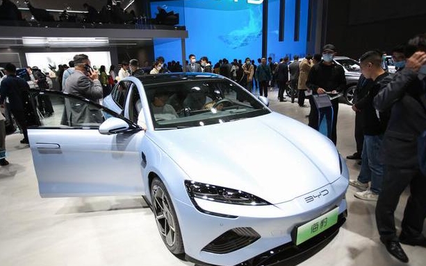 國際能源署:2022年全球電動汽車銷量超1000萬輛中國占六成