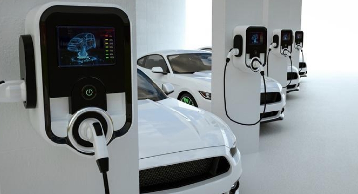 2023年電動汽車銷量將達(dá)1400萬輛,市占率超18%!