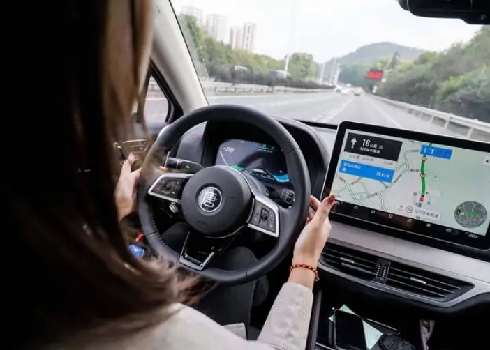 中國電動汽車巨頭比亞迪表示完全自動駕駛“基本上是不可能的”