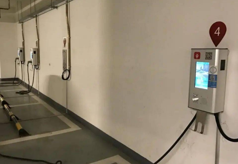 我省電動汽車車主不用辦理許可證，就可在自有車位安裝充電樁
