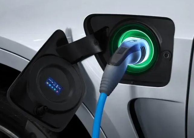 在山西，電動汽車車主不用辦理許可證就可以在自有車位安裝充電樁