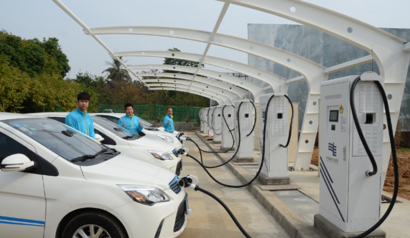 鄭州新能源汽車及充電樁博覽會啟幕