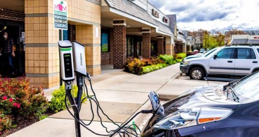 電動化不是萬能藥：美國汽車制造商喜歡的大型電動汽車資源消耗巨大