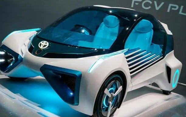 新款雷諾5電動汽車將首搭雙向充電，號稱可節省50%用電成本