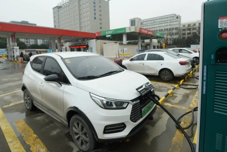 新能源汽車免征購置稅再“續期”，誰的機會來了？