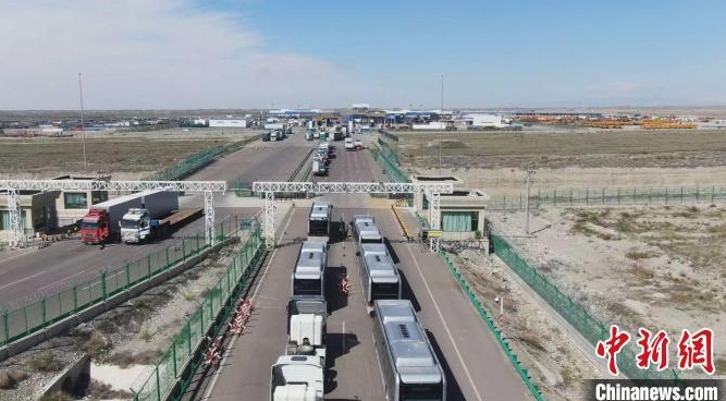 新疆霍爾果斯口岸1-6月新能源汽車出口1.8萬輛