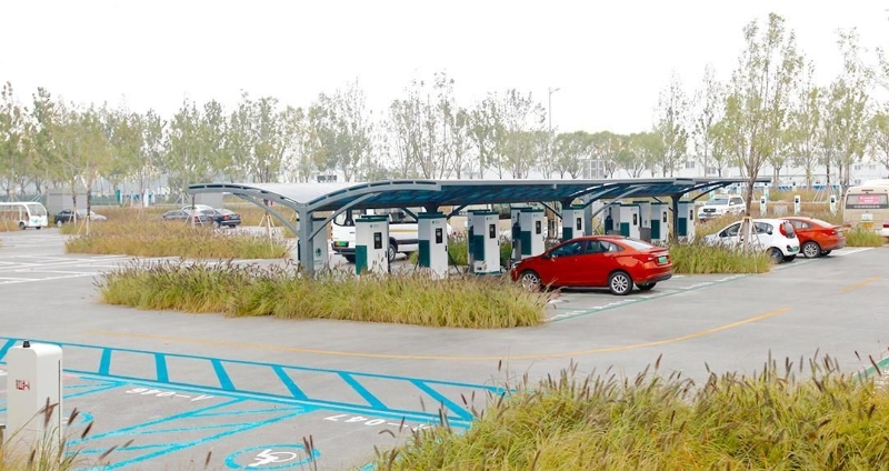 一日兩提！電動汽車充電樁擴(kuò)建腳步不停