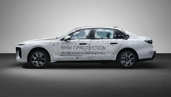 這是BMW首款采用全電動動力系統(tǒng)的Protection車型。