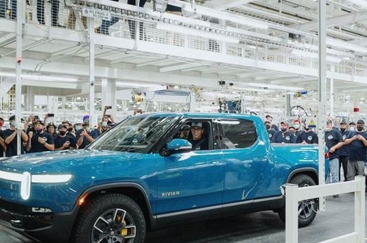 Rivian上調2023年電動汽車產量目標