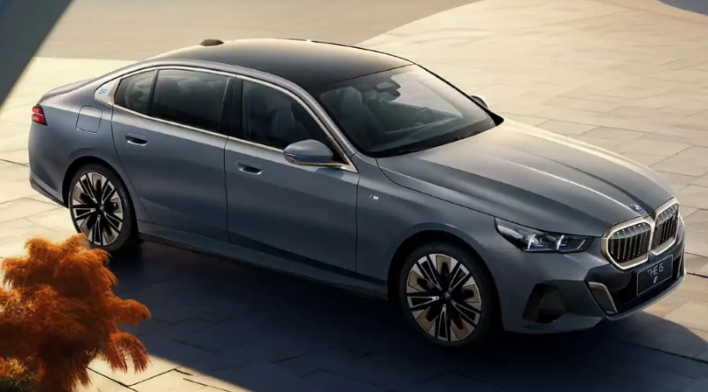 2024BMW5系、i5在中國首次亮相，軸距加長，專屬配置?