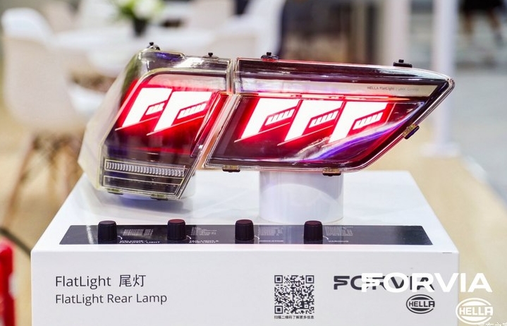 定制化升級(jí)智能電動(dòng)汽車(chē)“卷”向車(chē)燈