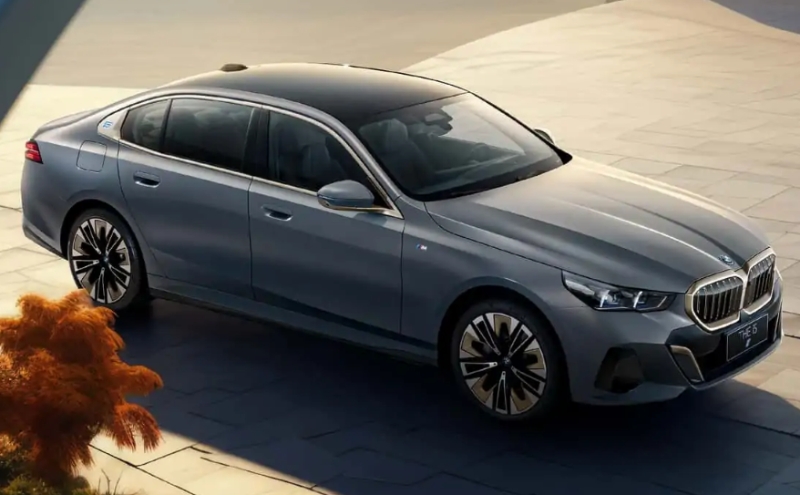 2024BMW5系、i5在中國首次亮相，軸距加長，專屬配置