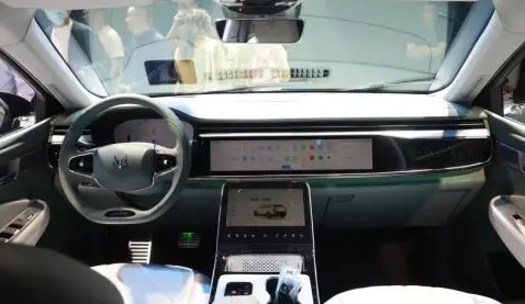 極狐汽車：致力于推動電動汽車技術突破和創(chuàng)新