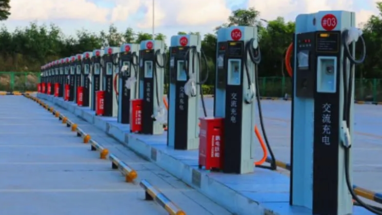 贛州經開區首個國家電網電動汽車充電站運行