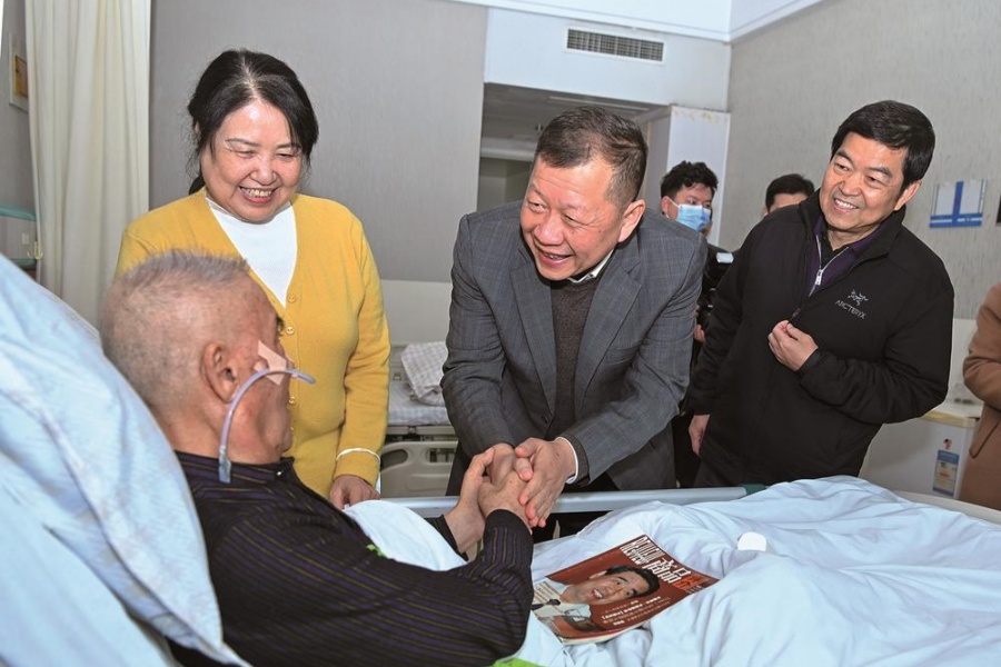公司在十堰基地開展新年慰問