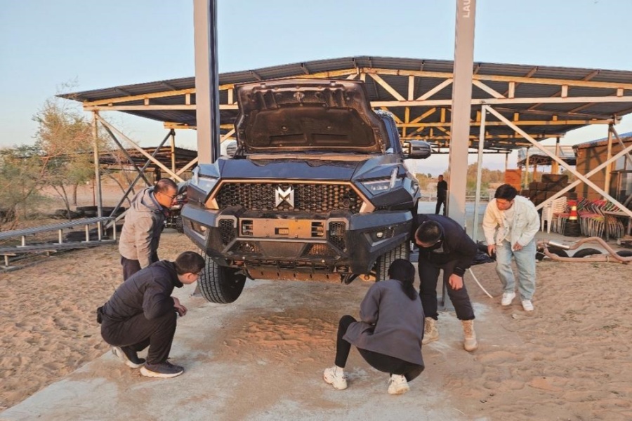 猛士某新車項(xiàng)目沙漠場(chǎng)景測(cè)試中