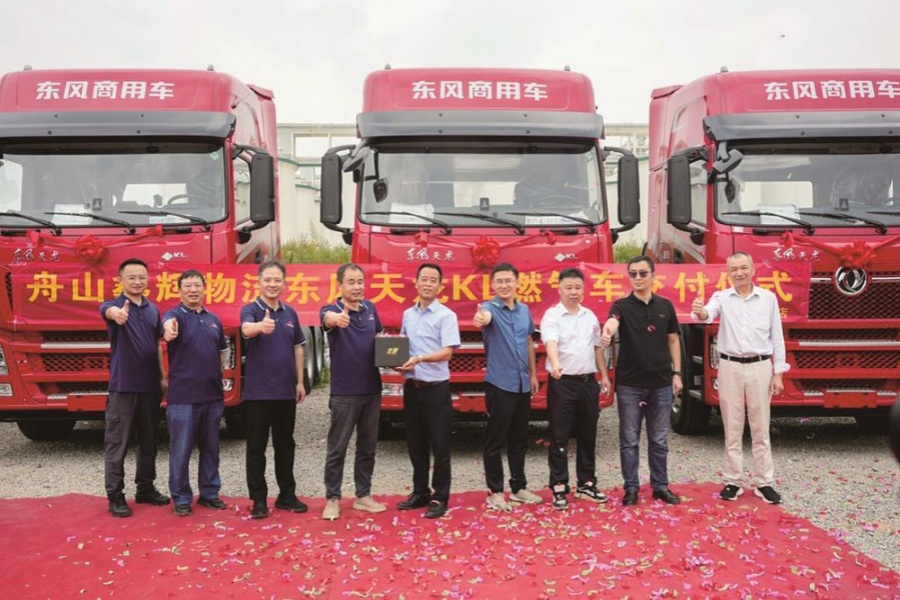 東風天龍KL龍擎3.0 燃氣車批量交付