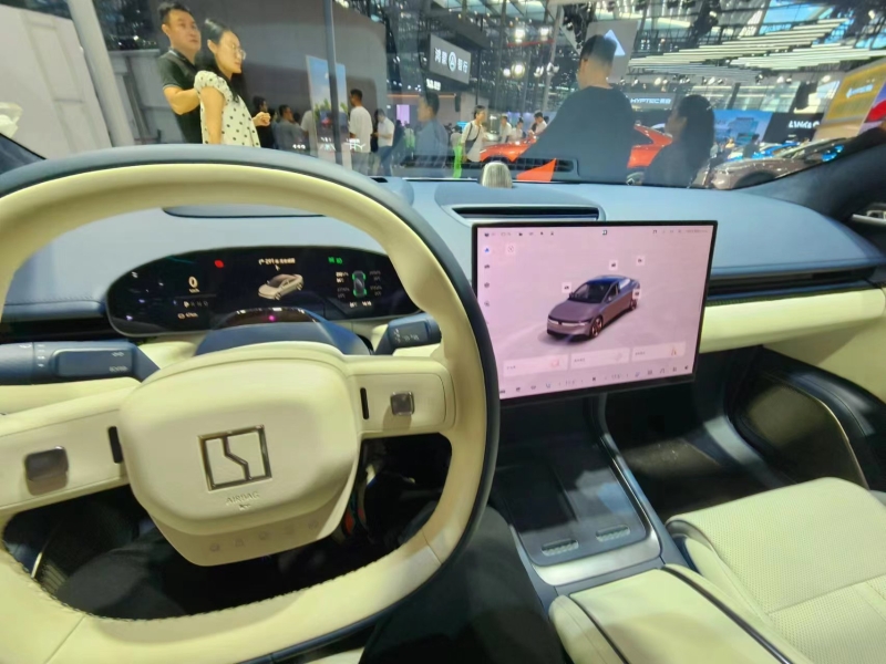 新車速報——極客007