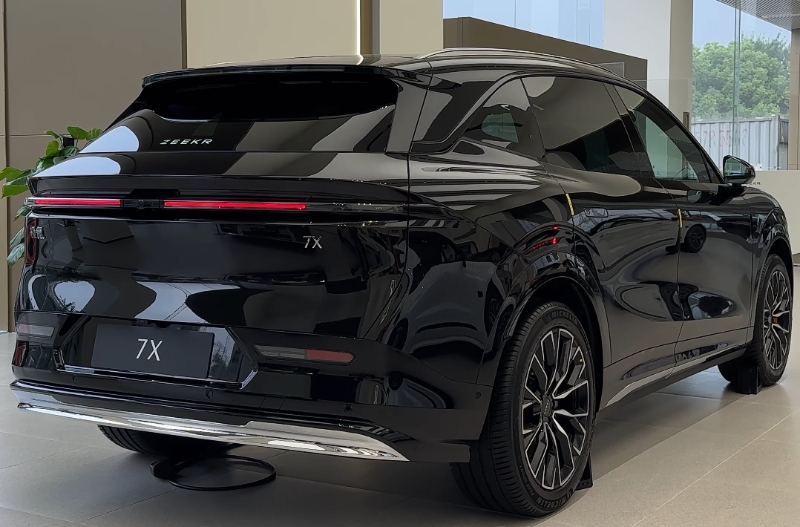 新車速報——極氪7x