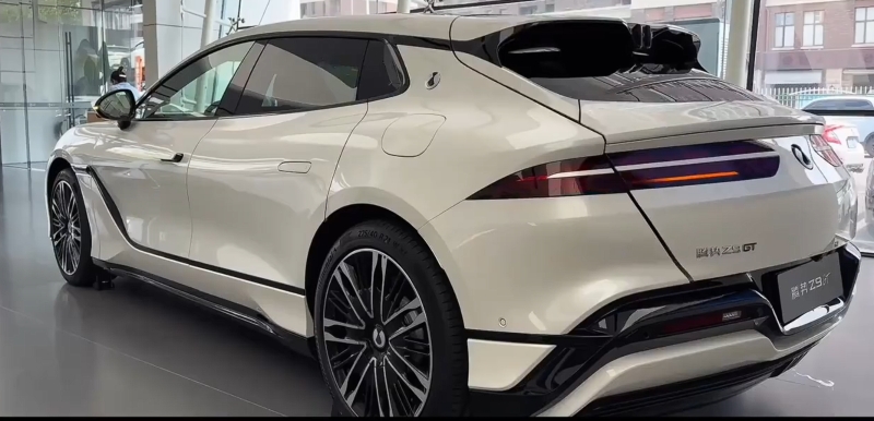 新車速報——騰勢Z9GT