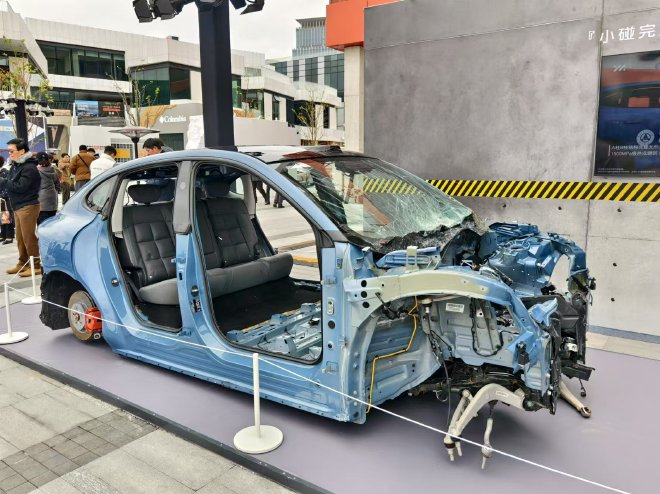 智己汽車舉辦首個行業“破爛”藝術展