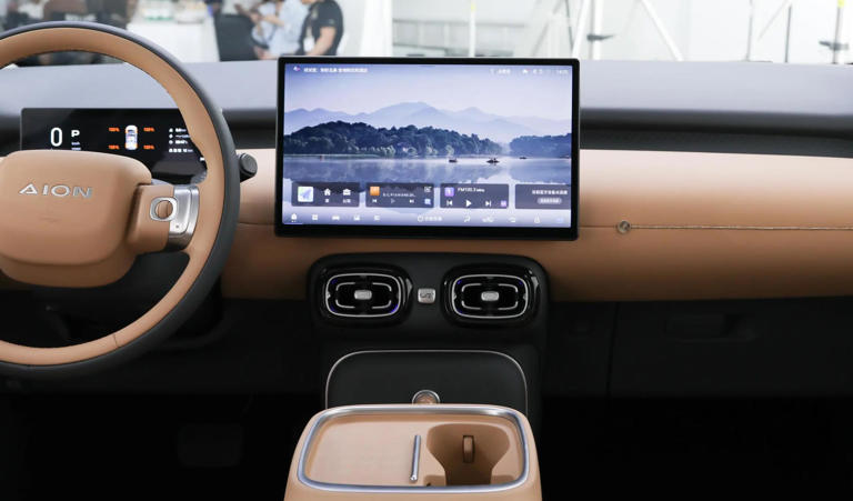 純電小車又多了一個競品，選它還是海豚？