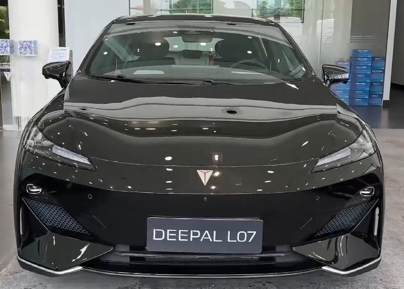 新車速報(bào)——長(zhǎng)安深藍(lán)L07