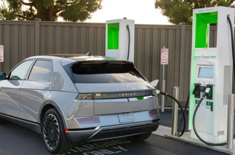美國醞釀放緩向電動汽車轉型