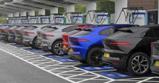 美國醞釀放緩向電動汽車轉型
