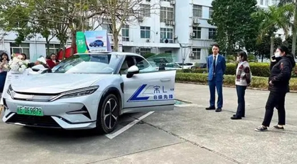 北海市銀海區開展新能源汽車春節進機關展銷活動