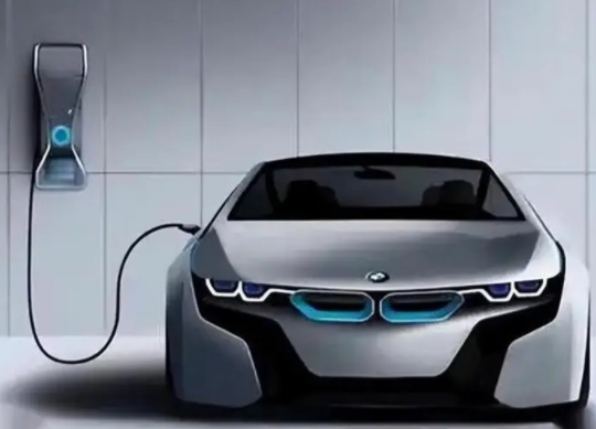 中國電動汽車：彎道超車，誰與爭鋒？