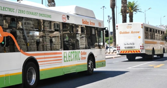 蘋果放棄、奔馳推遲電動車計劃的另一面：中國“跑”得太快了
