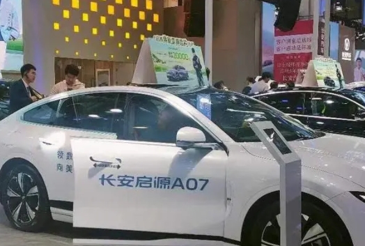 配置高還省錢，新能源汽車成消費者首選